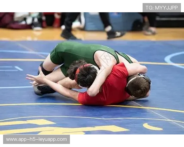 摔跤项目竞争激烈，多个级别出现实力接近的对抗