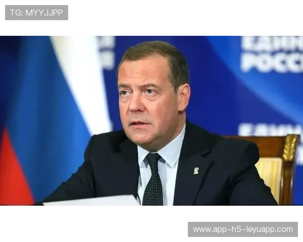 梅德韦杰夫主导全场，赢得关键胜利，梅德韦杰夫视频